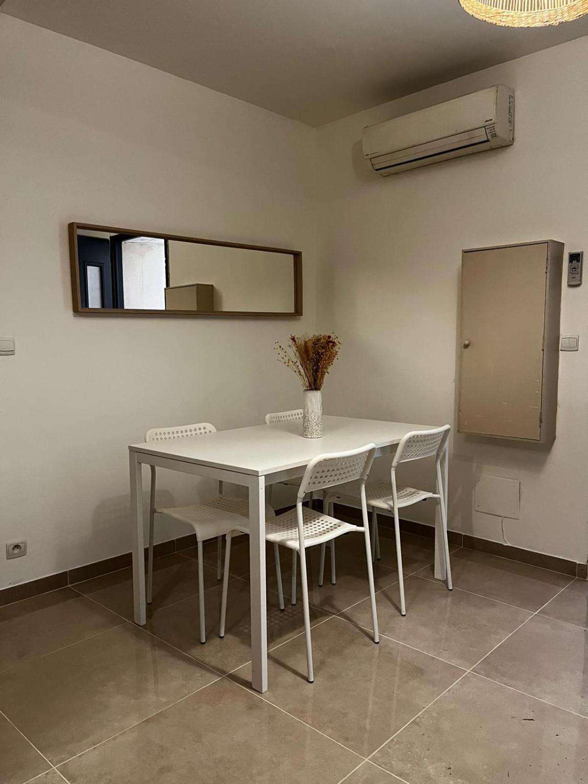 Appartement Des Carmes Nîmes Exterior foto